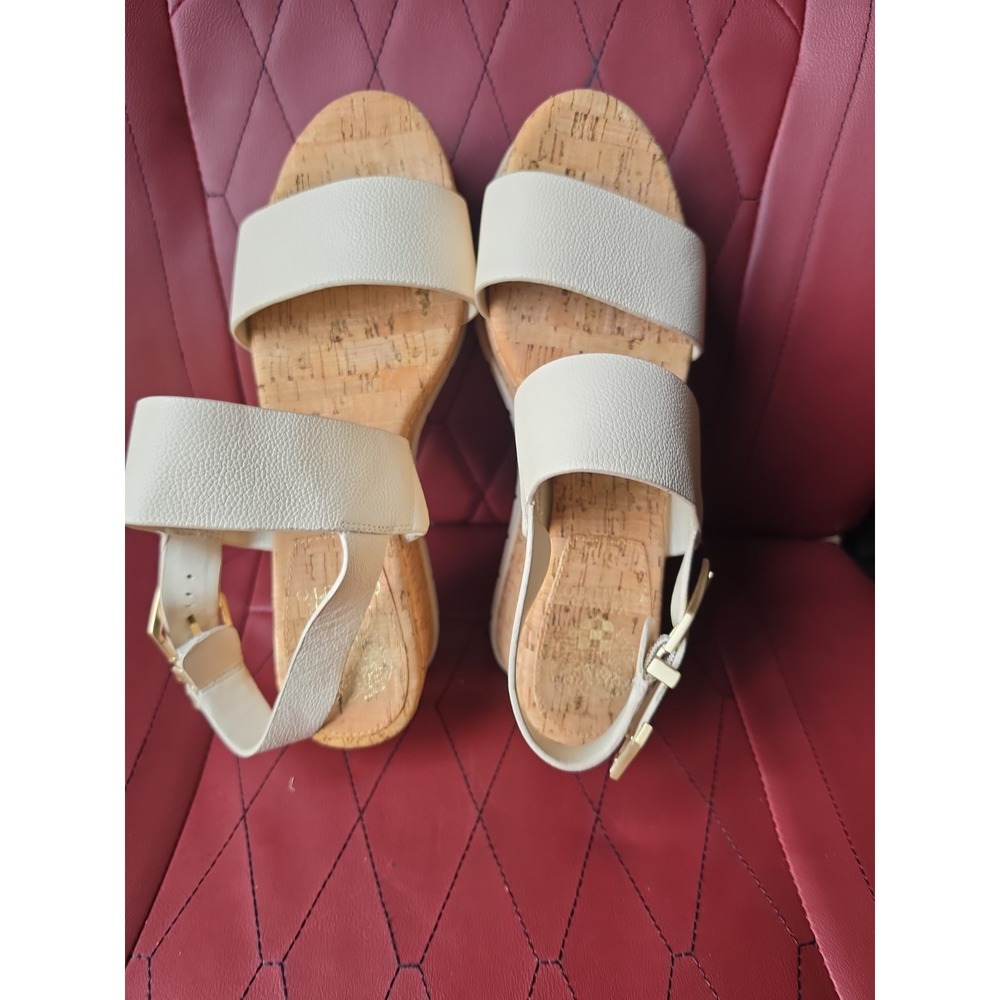 Vince Camuto  Women's Size 8 M - Picture 7 of 7
